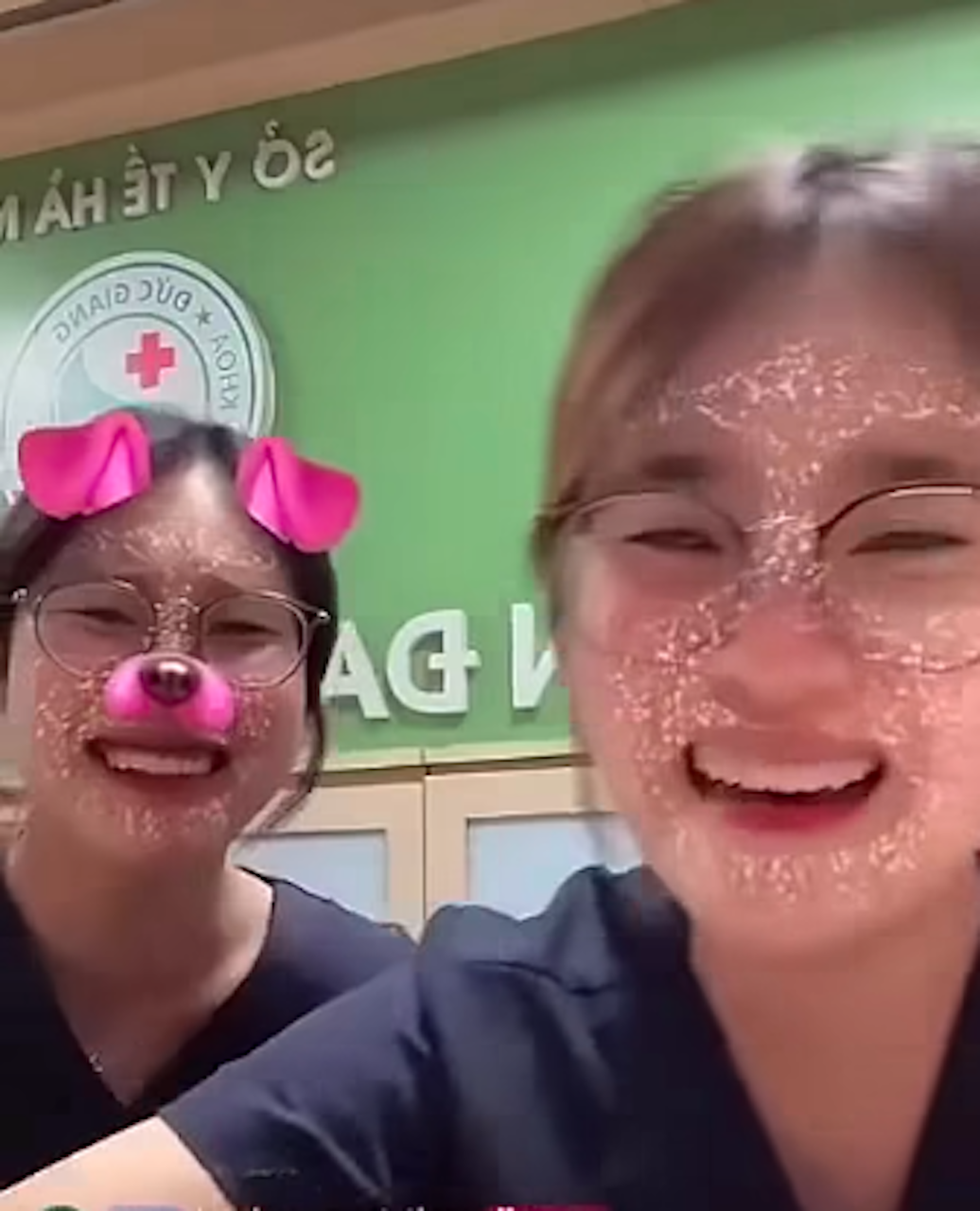Không chỉ nhắc nhở: Hai sinh viên Y khoa livestream dọa “tiêm thuốc độc” nguy cơ cao đối mặt án kỷ luật nặng từ nhà trường