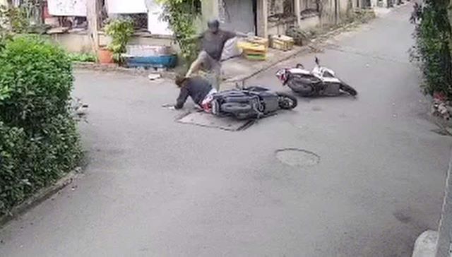 Vụ người đàn ông đạp vào đầu cô gái sau va chạm giao thông: Công an chính thức vào cuộc, lần này khó tránh trách nhiệm