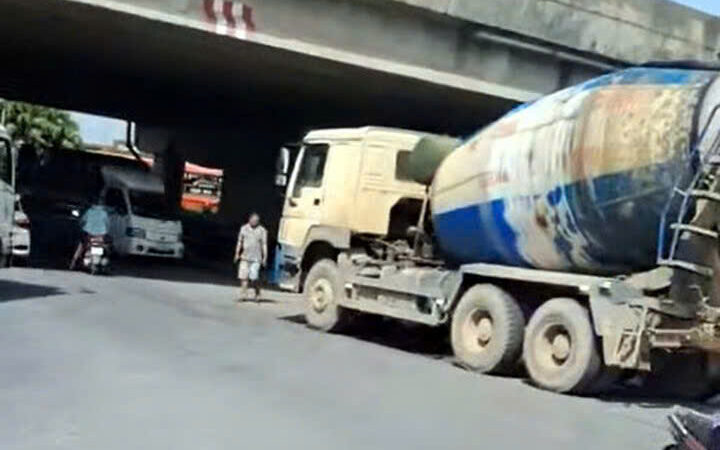 Vụ tài xế xe bồn cán chết nữ sinh: Khoảnh khắc con gái bị cáo xin thêm 30 phút để vay tiền nóng cứu bố gây chú ý tại phiên tòa
