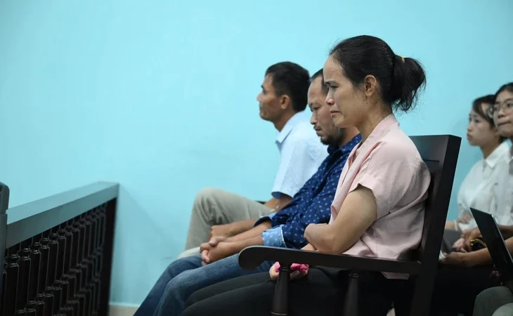 Mẹ nữ sinh tử vong trong vụ xe bồn bật khóc tại tòa: “Tôi chỉ cần con còn sống, không đền bù gì cũng được”