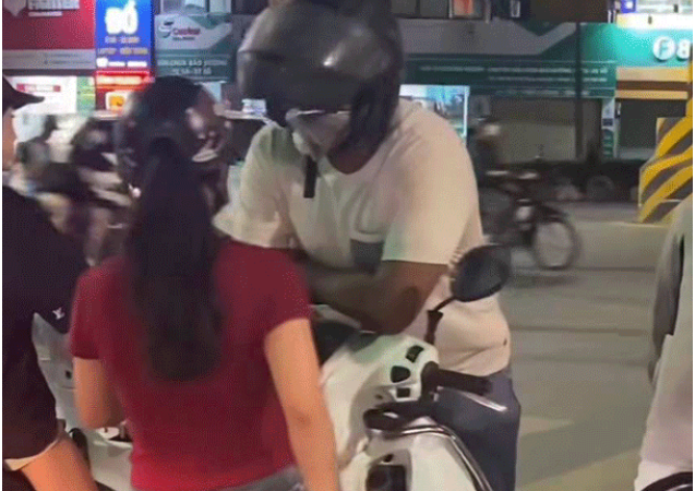 CA vào cuộc vụ người đàn ông ngoại quốc nhiều lần chặn xe: Tiệp cận phụ nữ trên đường, quá bức xúc
