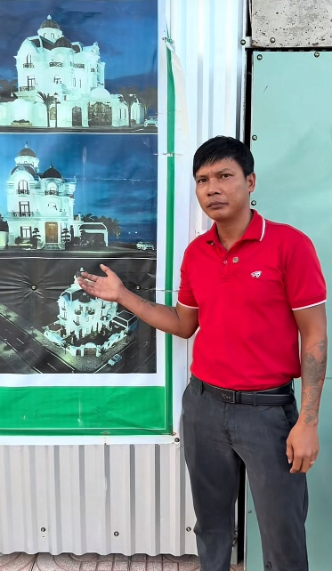 Lộc Fuho khoe biệt thự  hàng chục tỷ, cư dân mạng soi ra chi tiết bất thường trên bảng công trình: Cứ thấy lấn cấn sao đâu á!