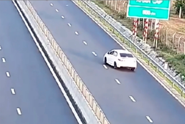 Rõ danh tính người phụ nữ ngang nhiên đi lùi trên cao tốc Vĩnh Hảo – Phan Thiết: Liều lĩnh thật sự!