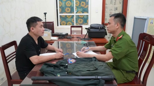 Thái Nguyên: Thanh niên giả danh cảnh sát cơ động chặn xe gây tai nạn chết người rồi hoảng loạn ra đầu thú