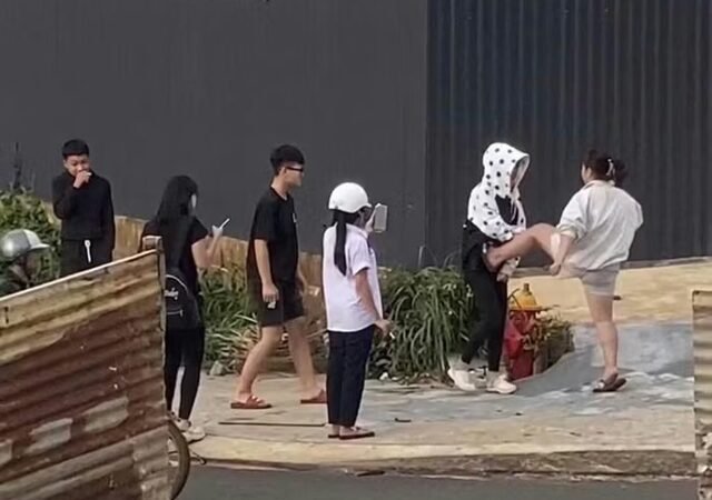 Nữ sinh lớp 7 bị “đàn chị” đánh rồi quay clip đăng mạng: Công an chính thức vào cuộc, đã rõ nguyên nhân