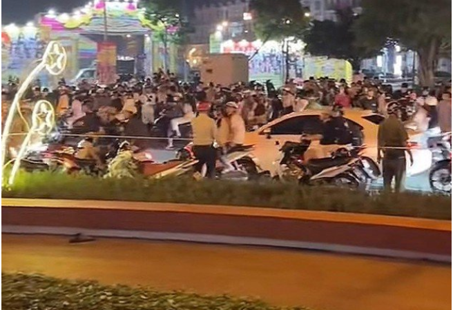 Truy tìm 2 người lấy xe máy nạn nhân vụ nam thanh niên t:uvo*g ở vòng xoay Phú Cường: Chuyến này mệt rồi
