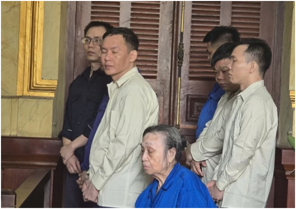 Rõ chân dung cụ bà 79 tuổi lĩnh án chung thân vì tội danh không ngờ: Tới tuổi này rồi còn thế nữa