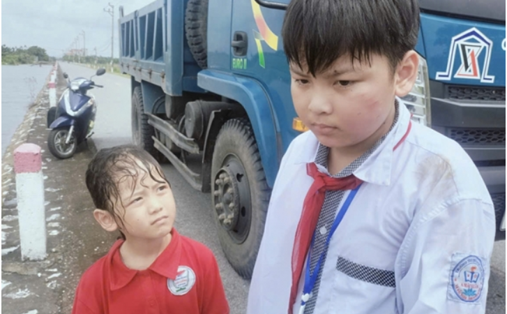 Nam sinh lớp 11 lao xuống cứu 2 em nhỏ ở Ninh Bình: Có 1 điều khiến rất nhiều người xúc động