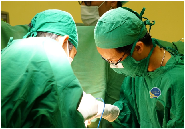 Tin vui: Vụ con rể đâm gia đình vợ, 2 nạn nhân đã qua cơn nguy kịch