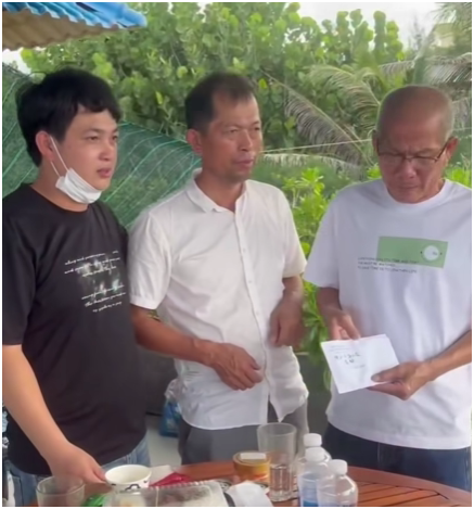 Vì sao nhiều người vẫn ủng hộ tiền cho cha mẹ Zhang Lang dù đã hết tìm kiếm: Ở trong nước mình còn nhiều người khó khăn mà?