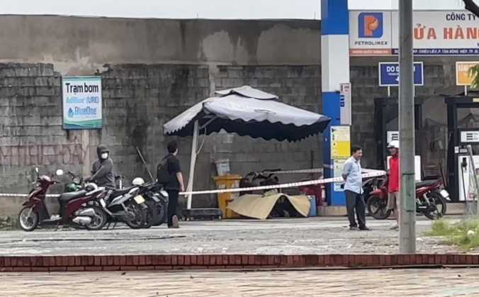 Người đàn ông vào cửa hàng xăng dầu trú mưa rồi tử vong bất thường trong đêm: CA vào cuộc điều tra