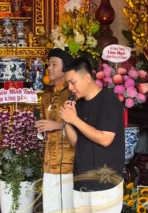 Hoài Lâm hội ngộ NSƯT Hoài Linh tại nhà thờ Tổ, xúc động song ca và nhận lời nhắn nhủ từ cha nuôi